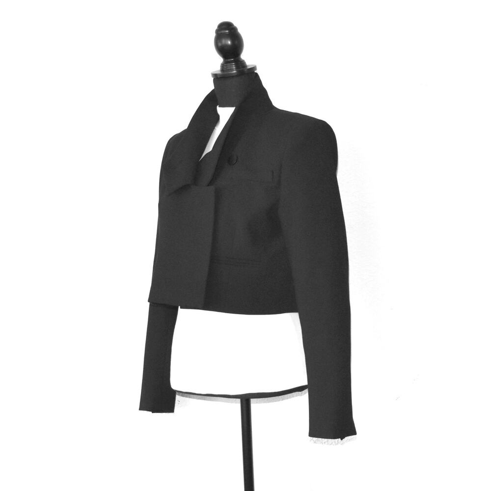 B0 NWT KAREN MILLEN Black Compact Stretch Cropped Blazer Jacket Size US 4 - Picture 2 of 8